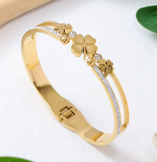 Bracelet-montre en acier inoxydable élégant à inspiration vintage